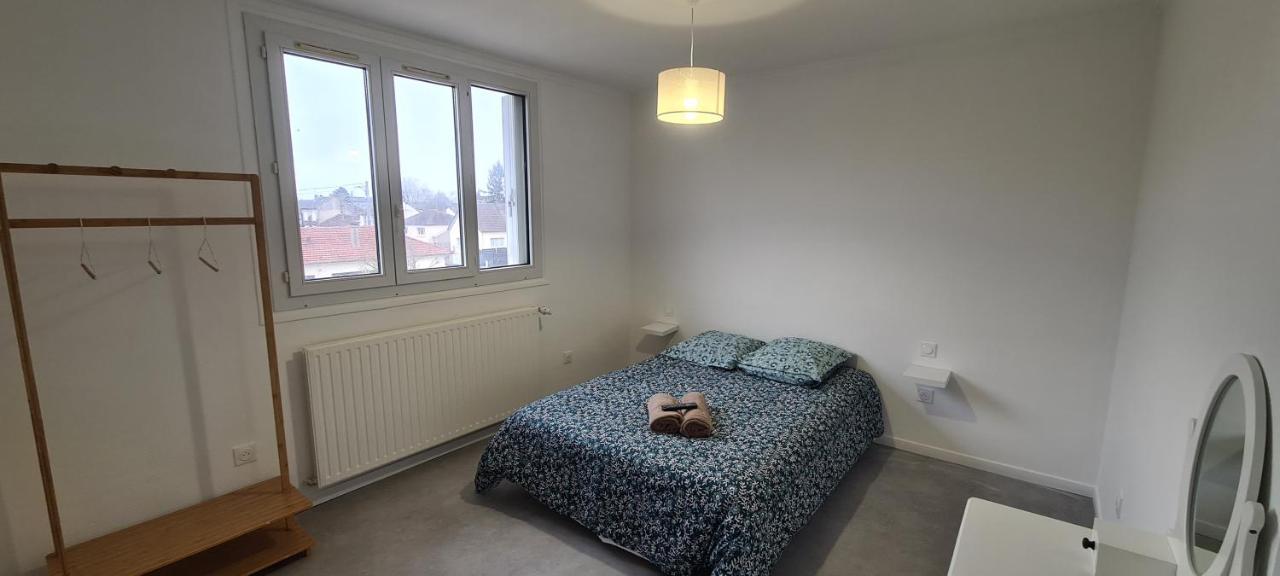 Private Room In Shared Apartment III Beauvais Exteriér fotografie